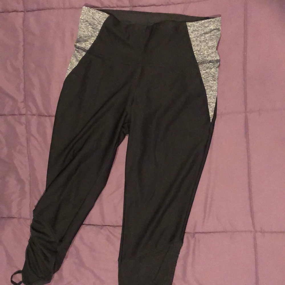 Blk and gray w/mesh leggings
